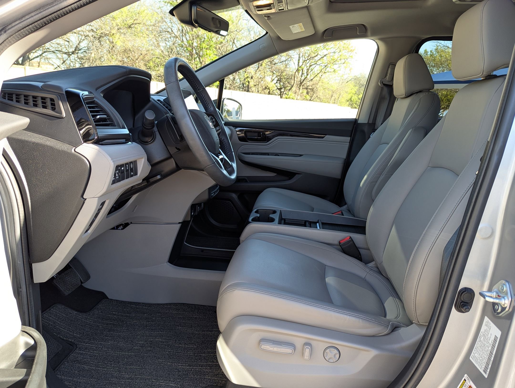 Used 2024 Honda Odyssey Touring image 9