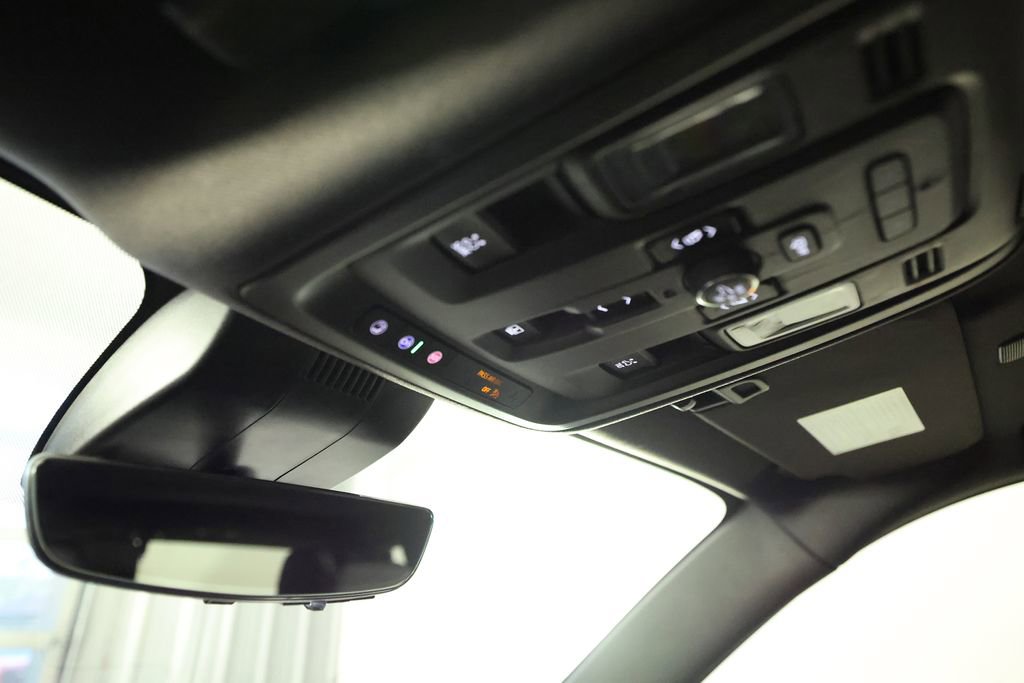 Used 2024 GMC Yukon Denali w/ Denali Reserve Package AWD/4WD image 41