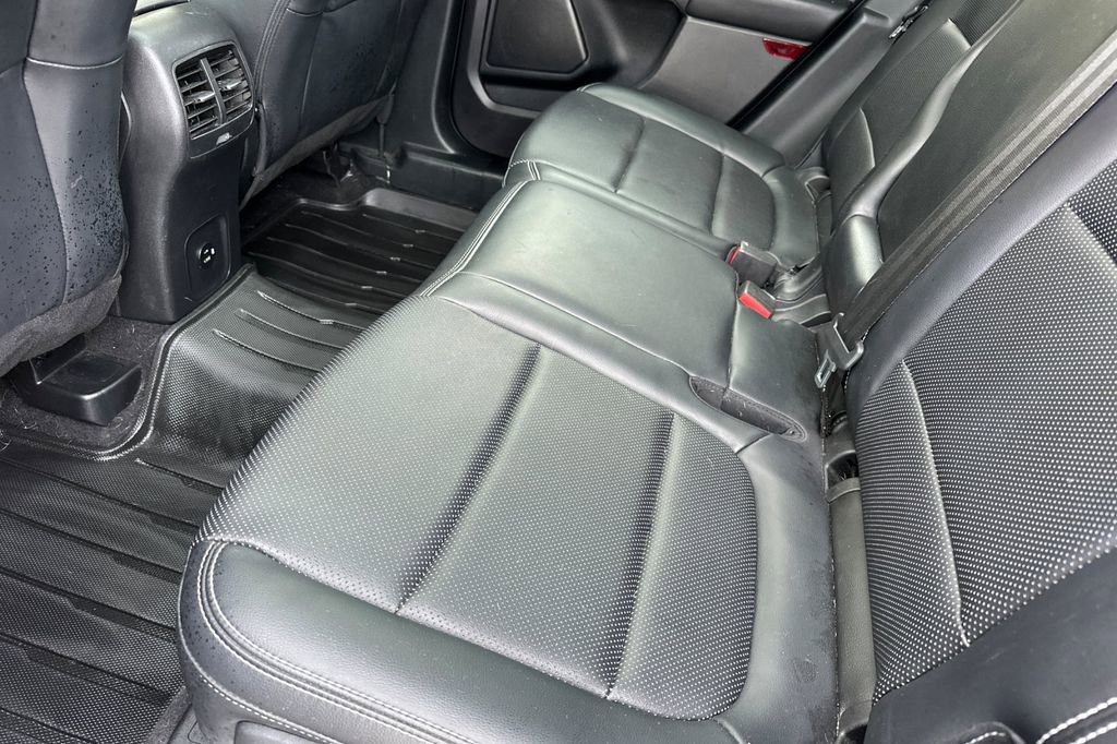 Used 2021 Ford Escape Titanium image 11