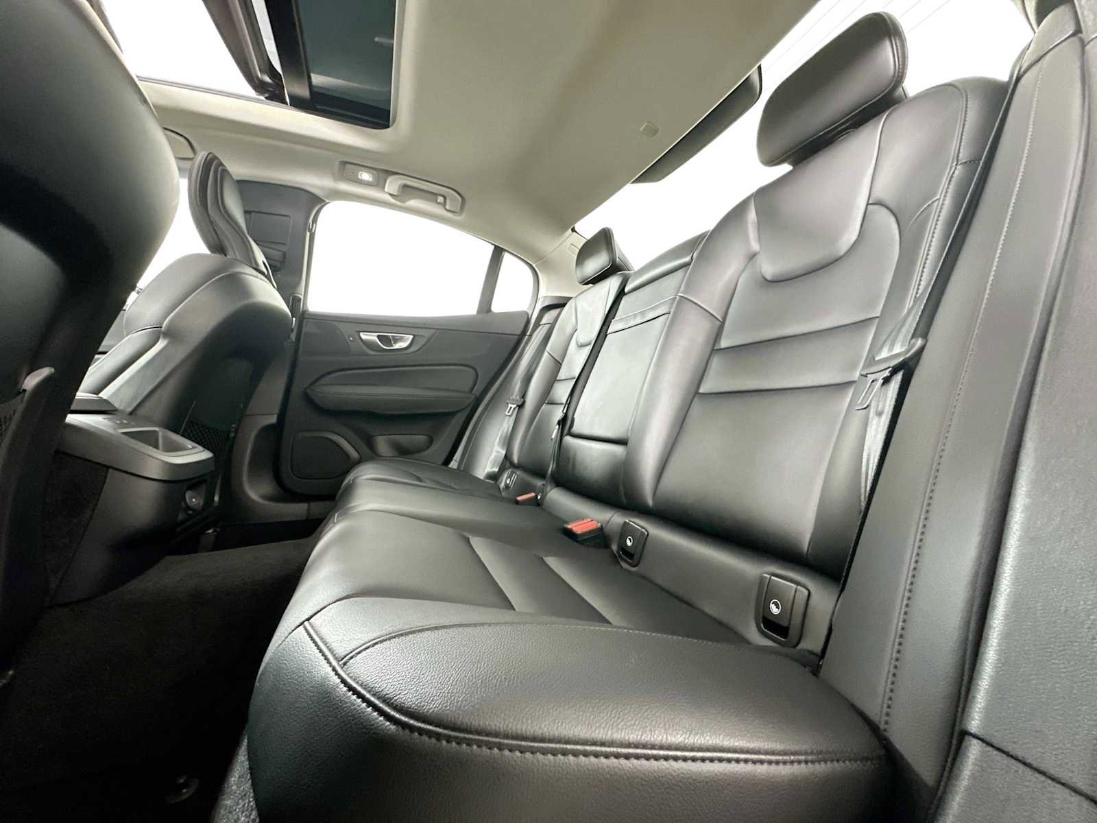 Used 2025 Volvo S60 B5 Core image 23