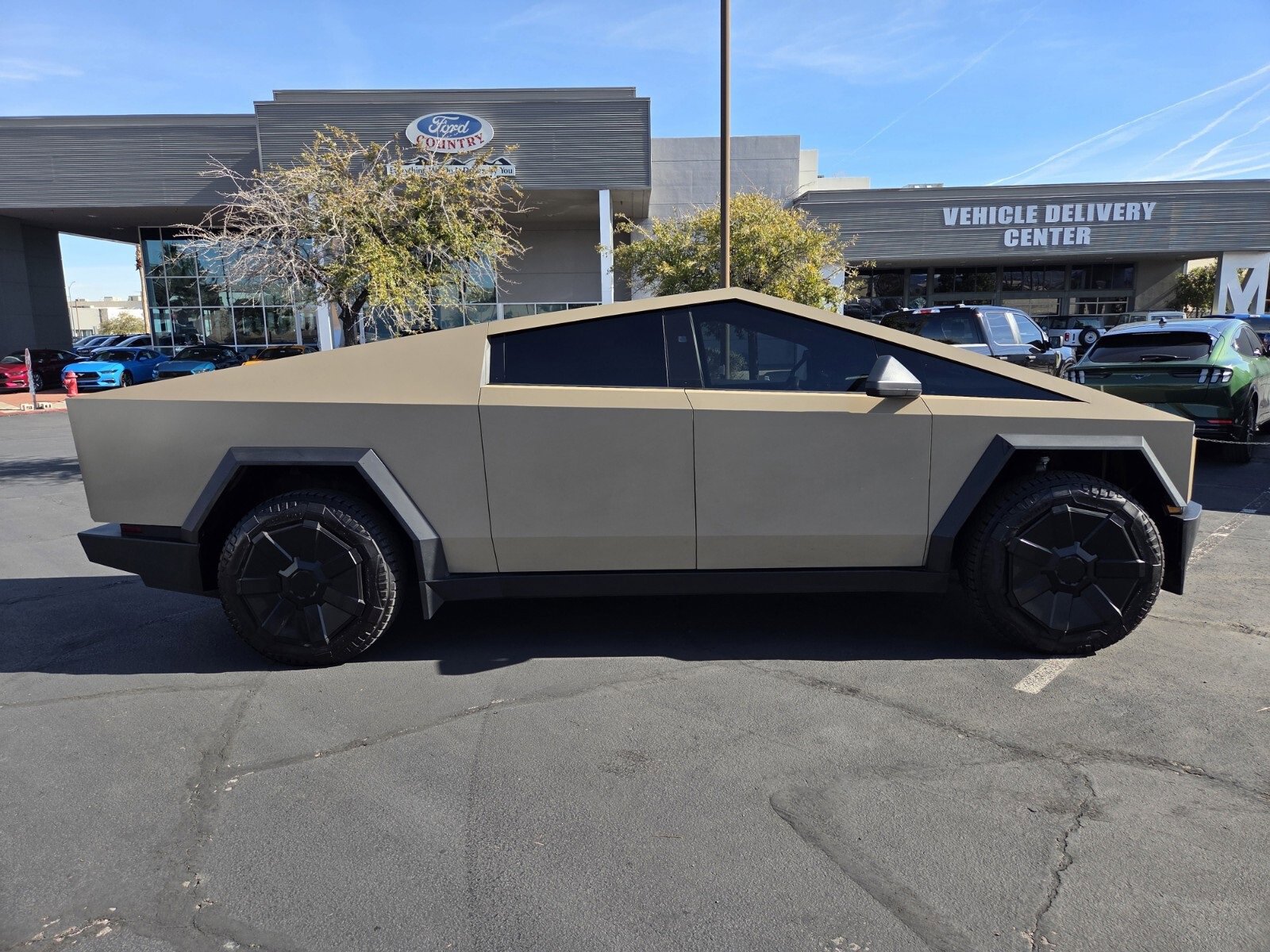 Used 2025 Tesla Cybertruck AWD Crew Cab image 7