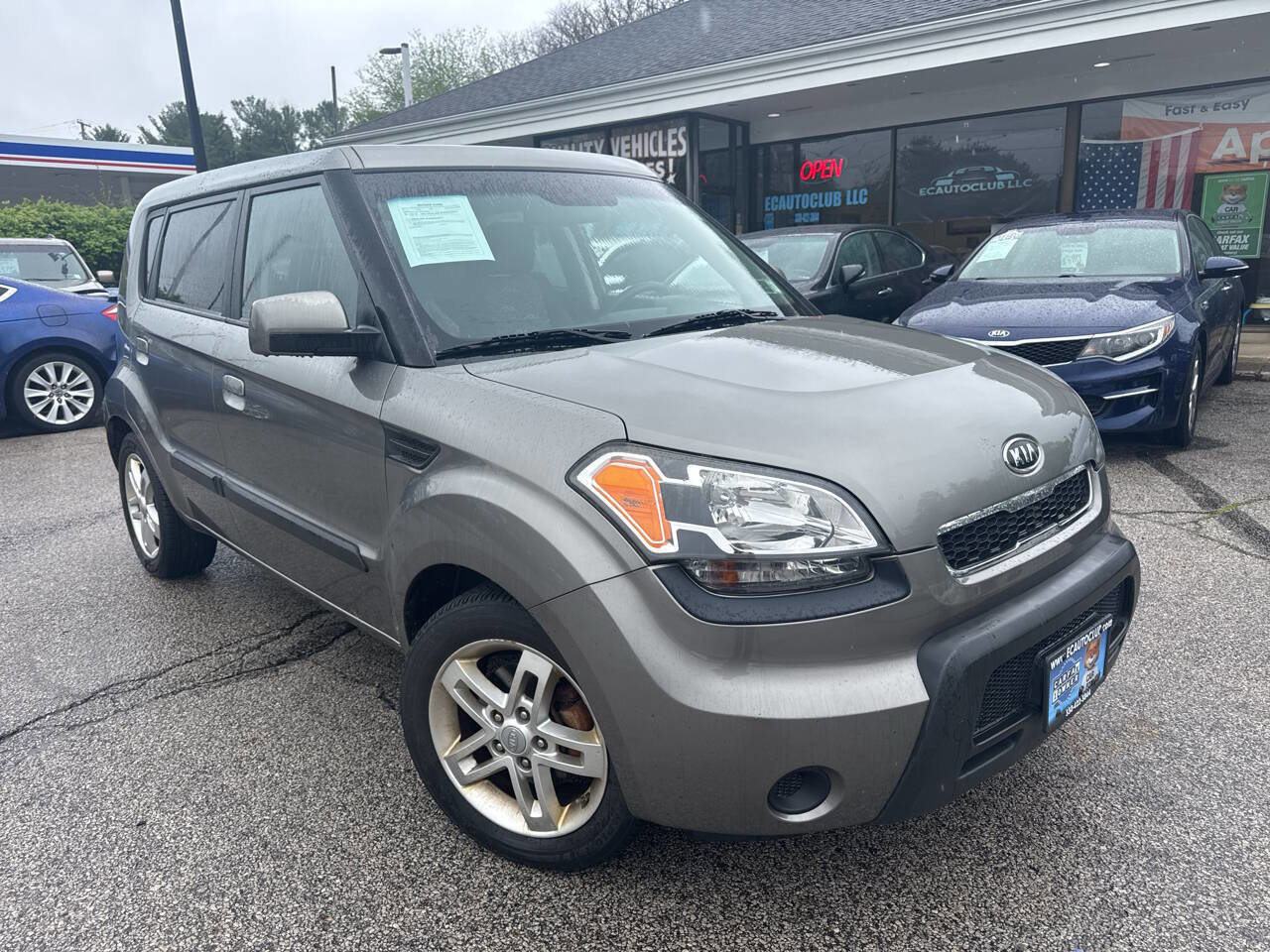 Used 2010 Kia Soul + FWD image 1