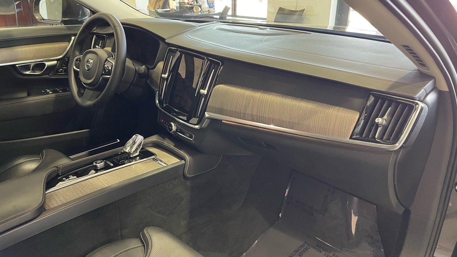 Used 2023 Volvo S90 B6 Ultimate w/ Protection Package Premier image 41