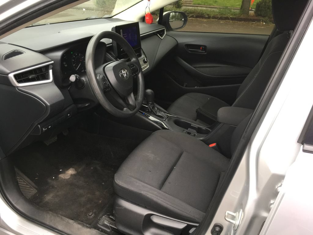 Used 2023 Toyota Corolla LE FWD image 4