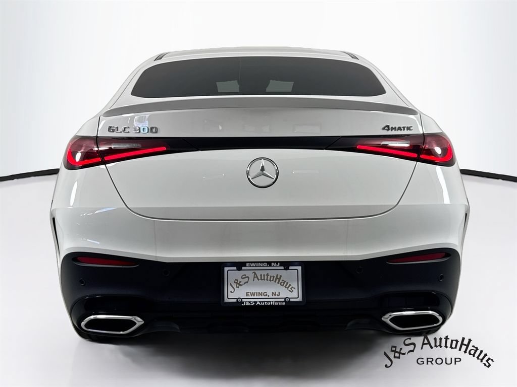 Used 2025 Mercedes-Benz GLC 300 4MATIC image 6