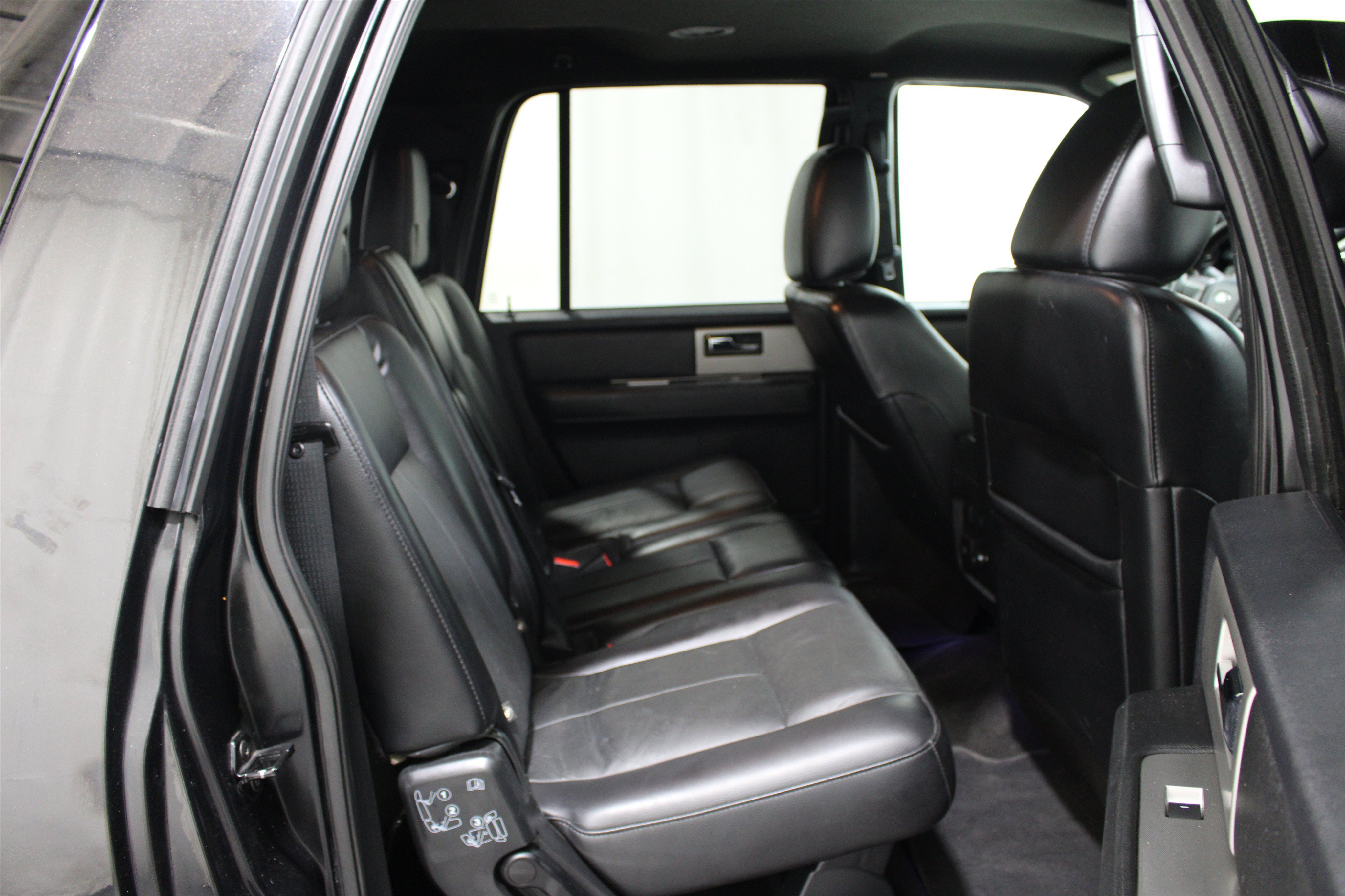 Used 2015 Ford Expedition EL XLT w/ Equipment Group 202A AWD/4WD image 25