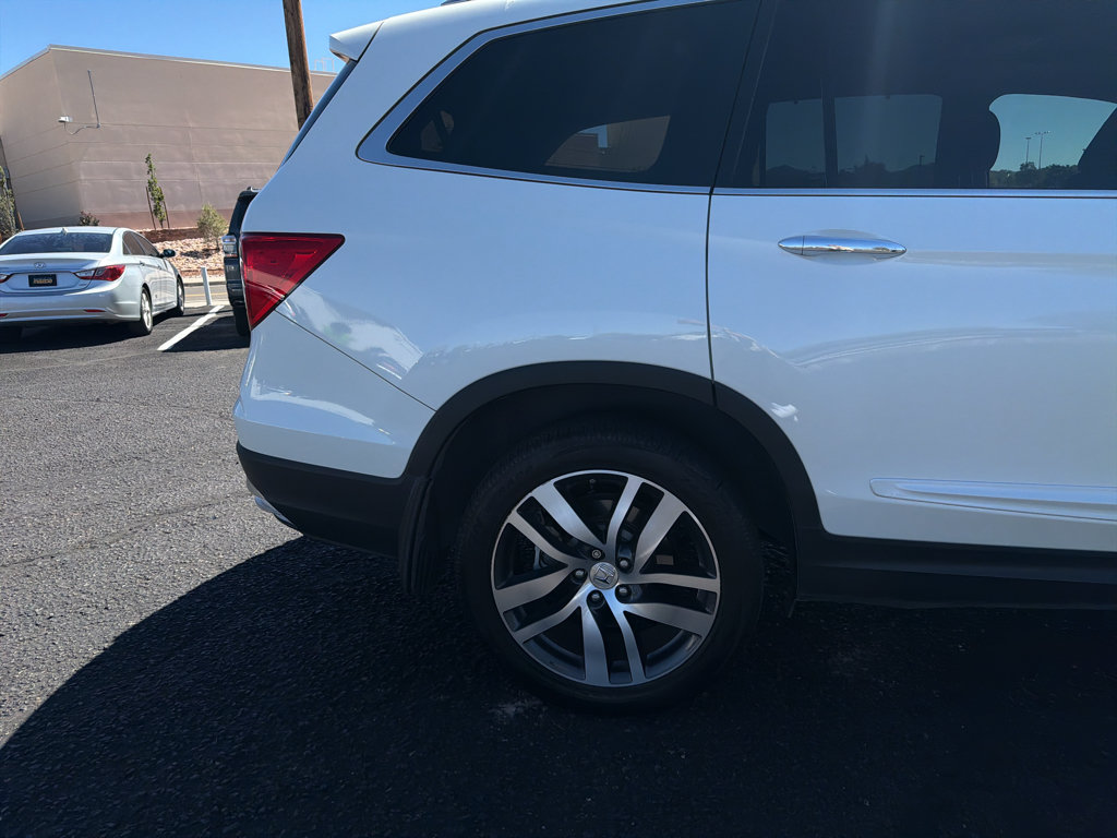Used 2017 Honda Pilot Touring image 4