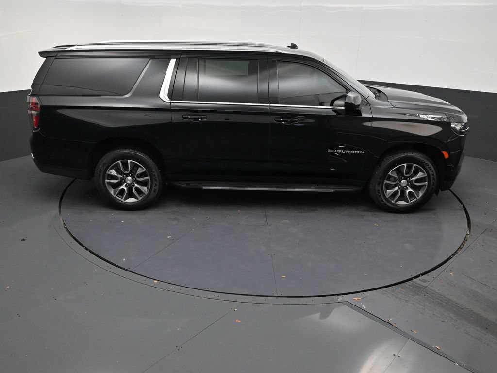 Used 2021 Chevrolet Suburban LT AWD/4WD image 16