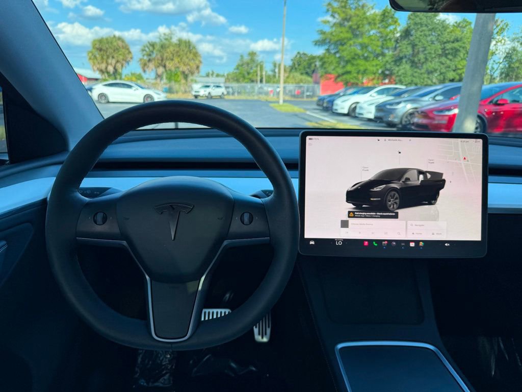 Used 2024 Tesla Model Y Long Range AWD/4WD image 18