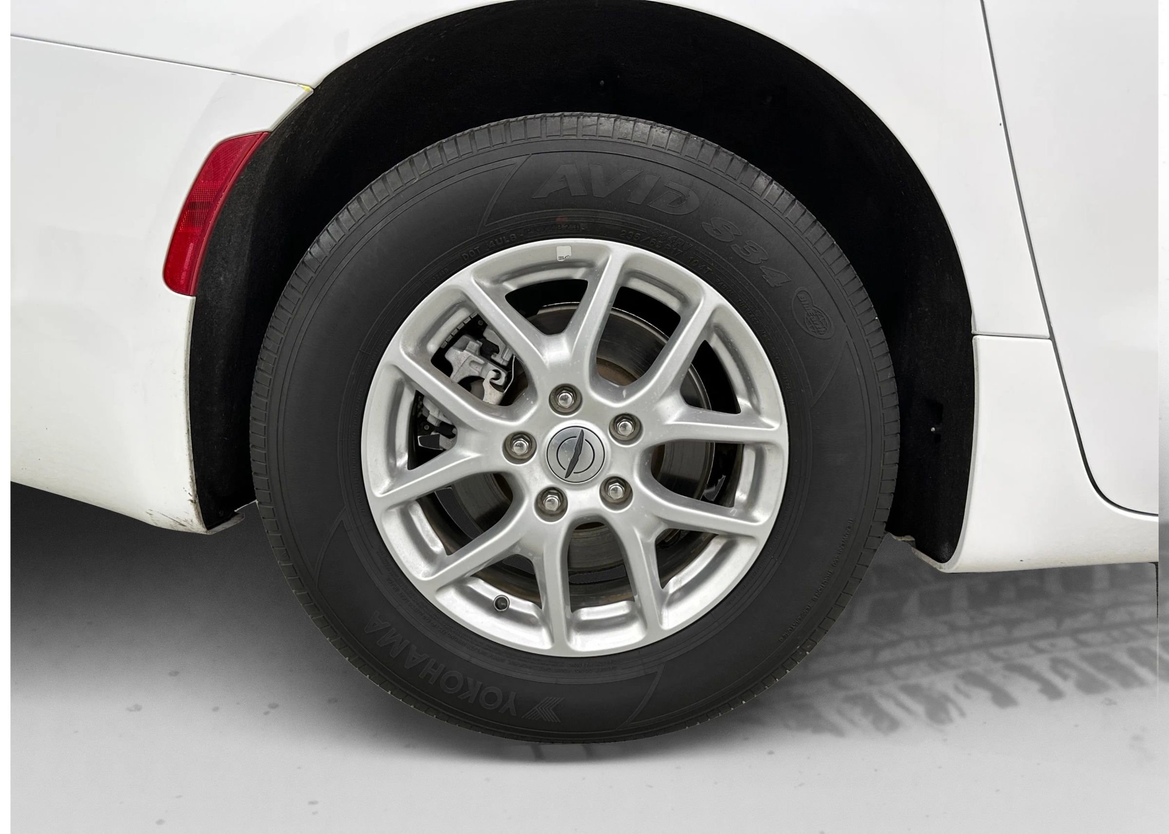 Used 2024 Chrysler Voyager LX image 25