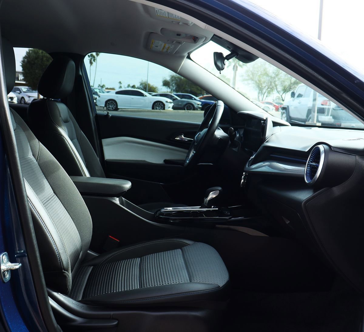 Used 2024 Chevrolet Trax LT w/ Driver Confidence Package FWD image 34