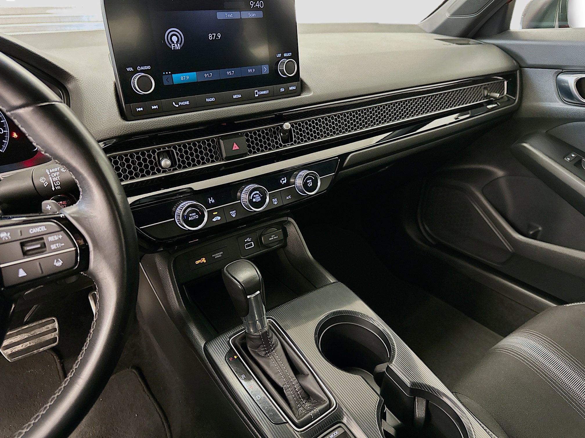 Used 2023 Honda Civic Sport image 25