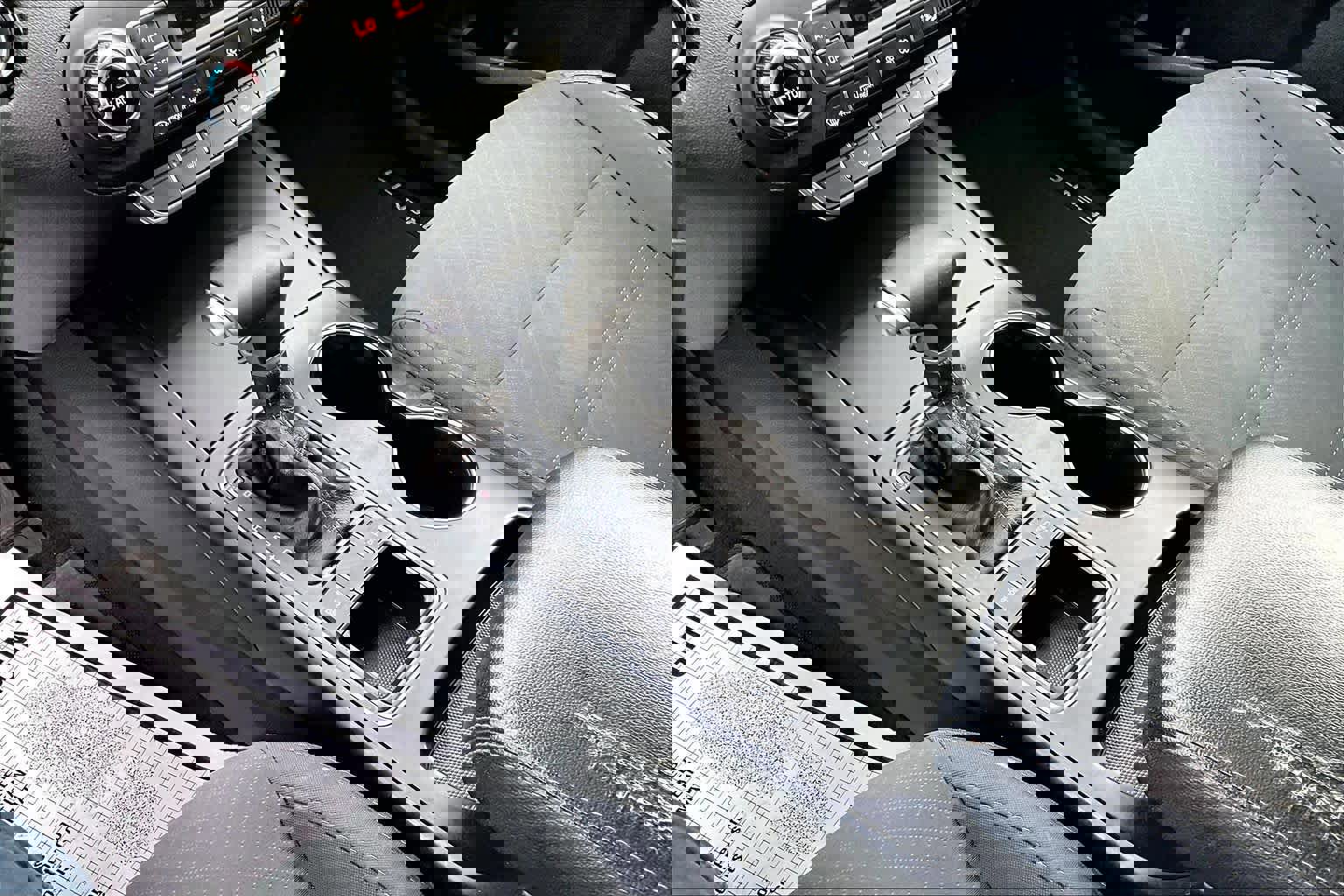 Used 2020 Kia Sorento S image 17