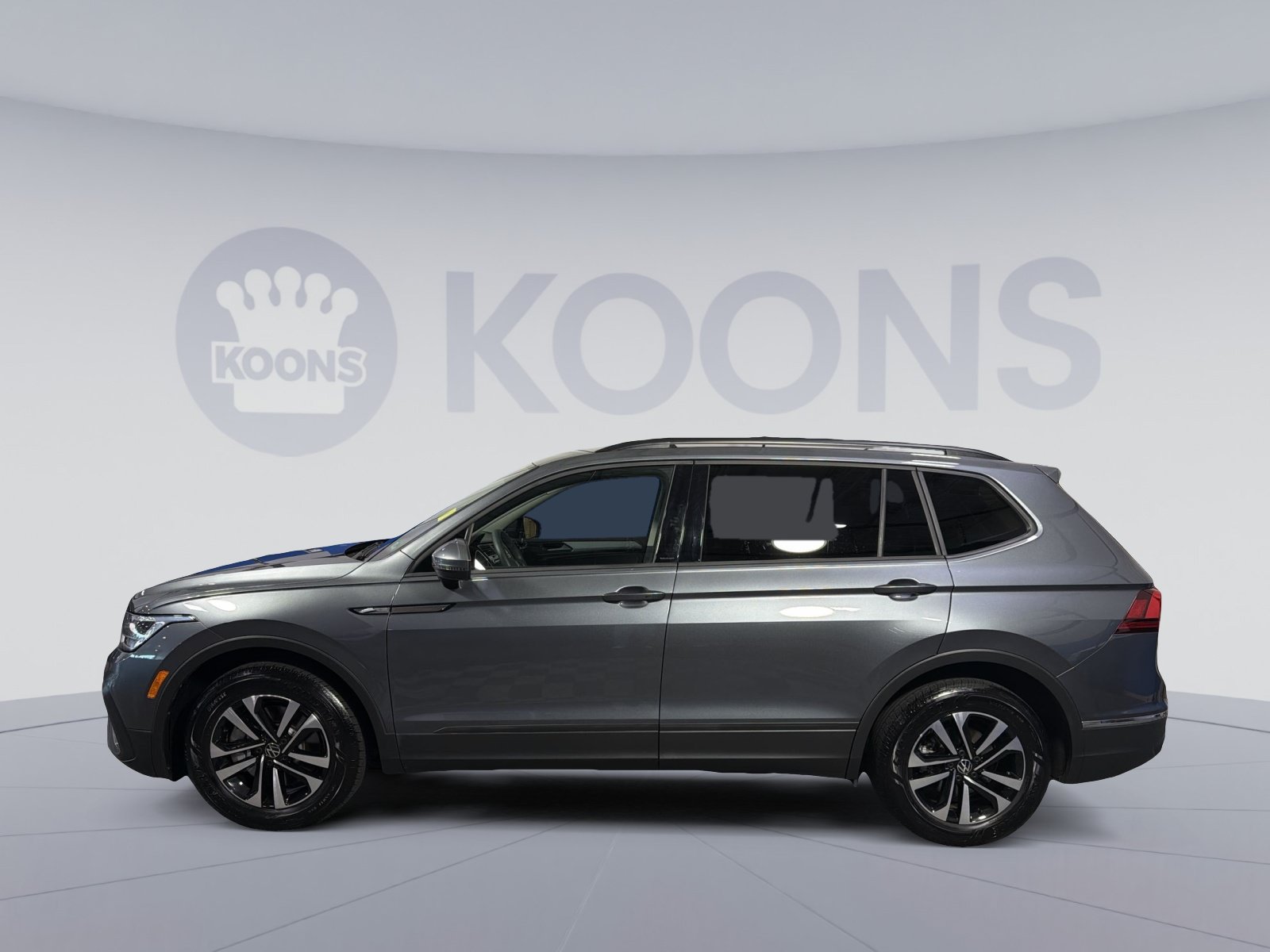 Used 2023 Volkswagen Tiguan S FWD image 2