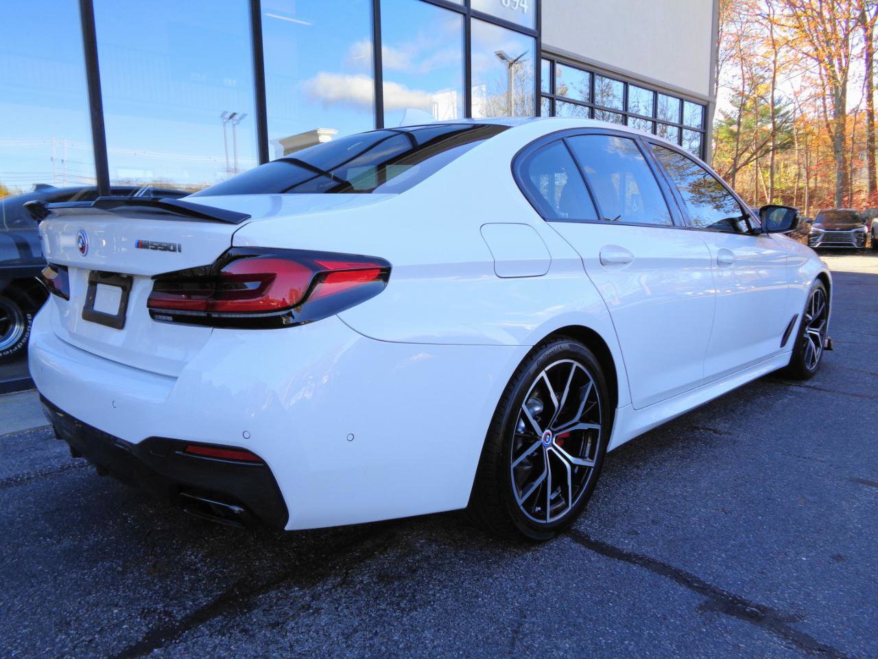 Used 2023 BMW M550i xDrive w/ Executive Package image 5