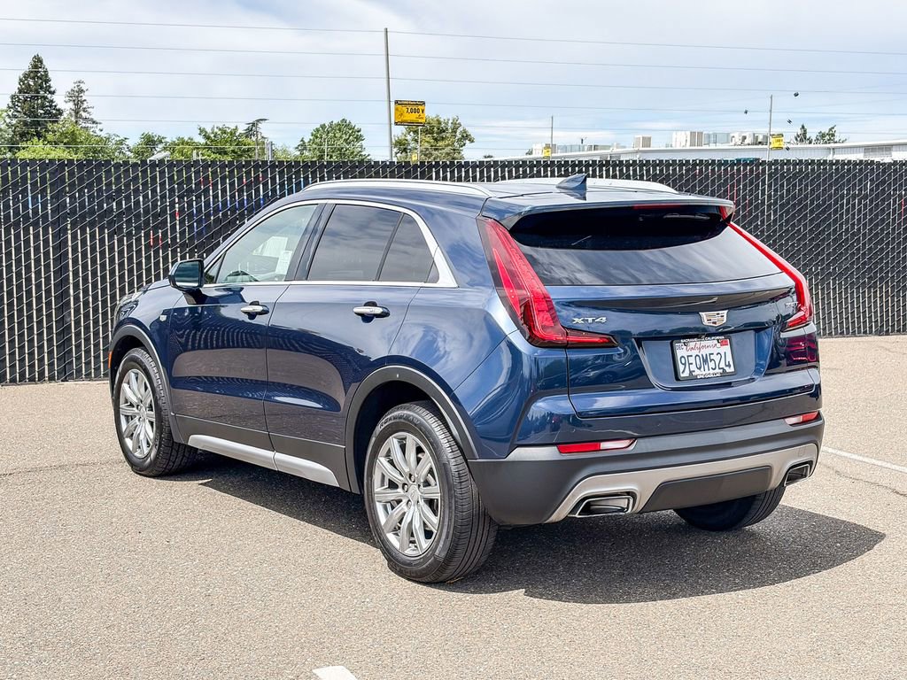 Used 2020 Cadillac XT4 Premium Luxury FWD image 2
