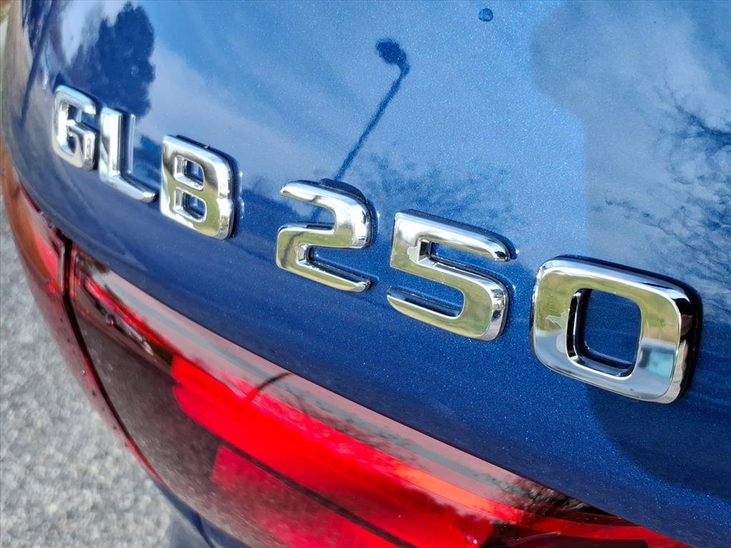 New 2026 Mercedes-Benz GLB 250 image 7