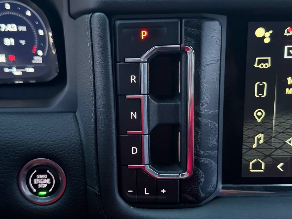 Used 2023 GMC Yukon Denali AWD/4WD image 29