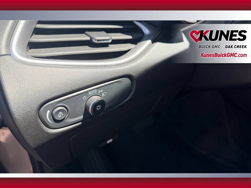 Used 2024 Chevrolet Malibu LT FWD image 17