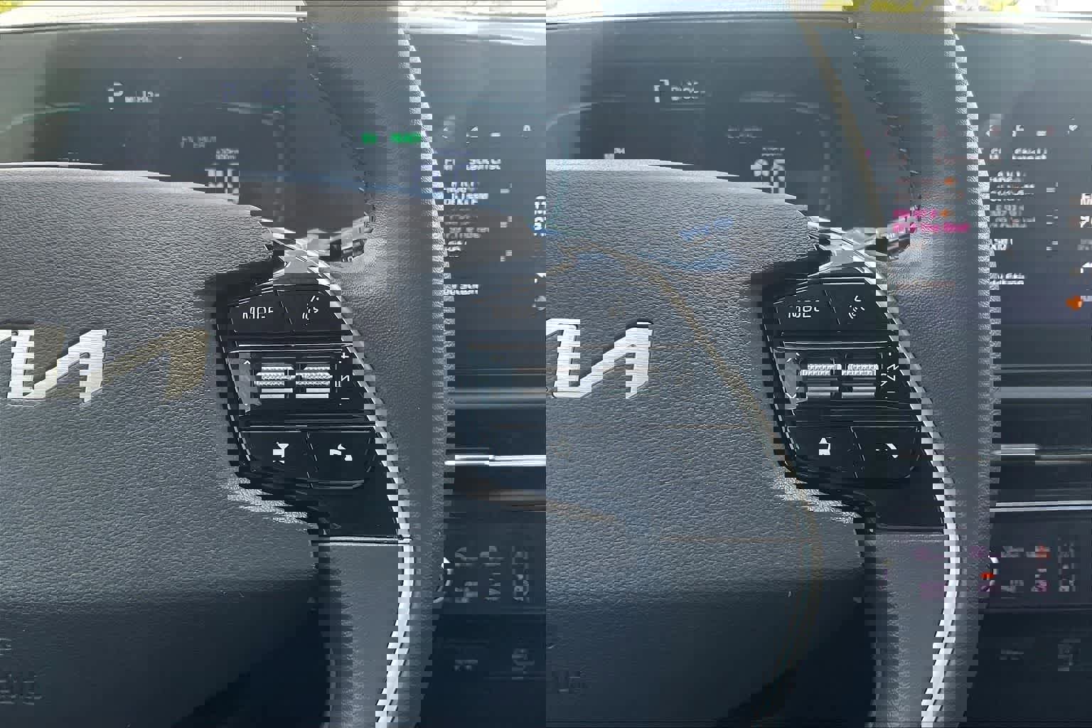 Used 2024 Kia Niro EX image 25