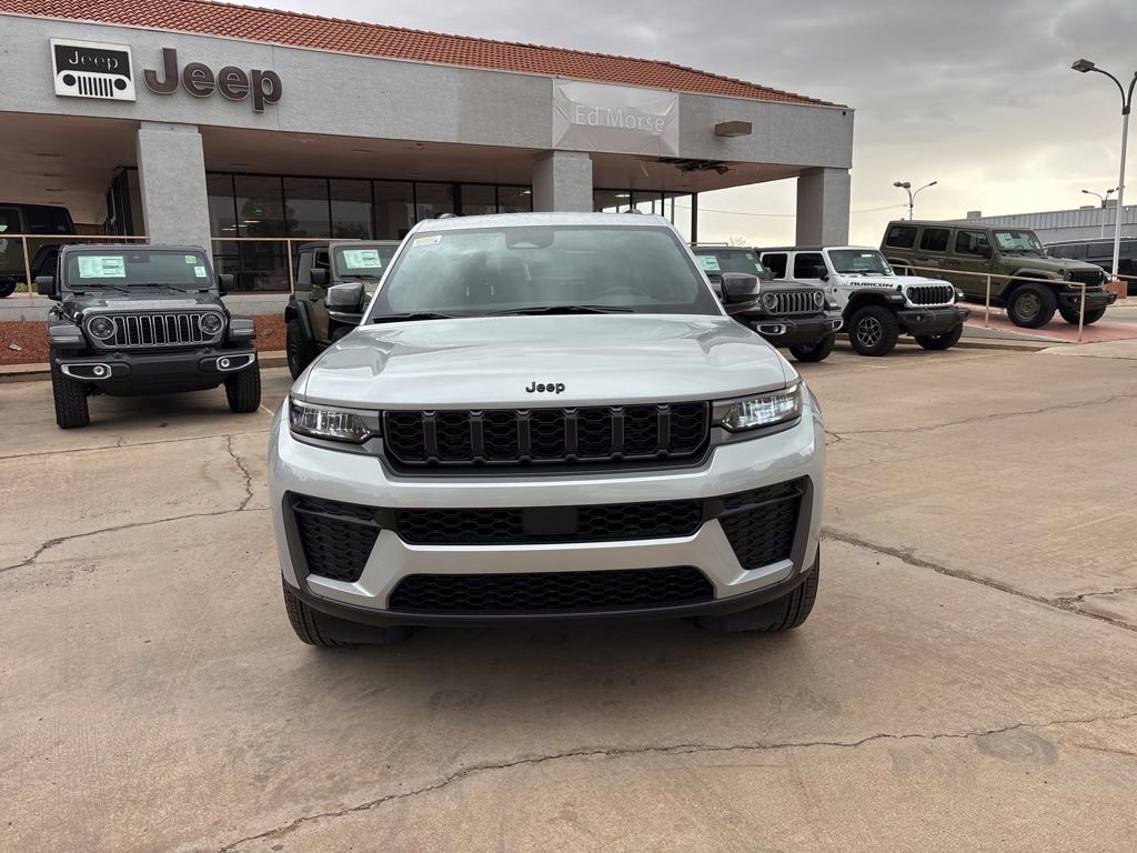 New 2026 Jeep Grand Cherokee Altitude AWD/4WD image 2