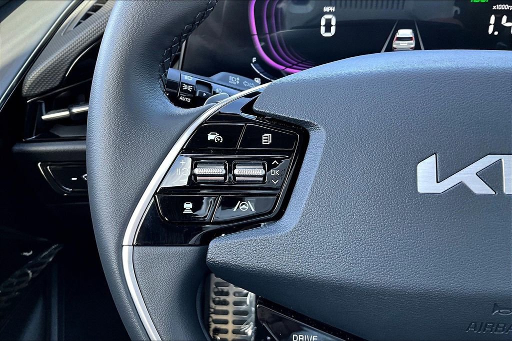 Used 2024 Kia Niro EX Touring image 20