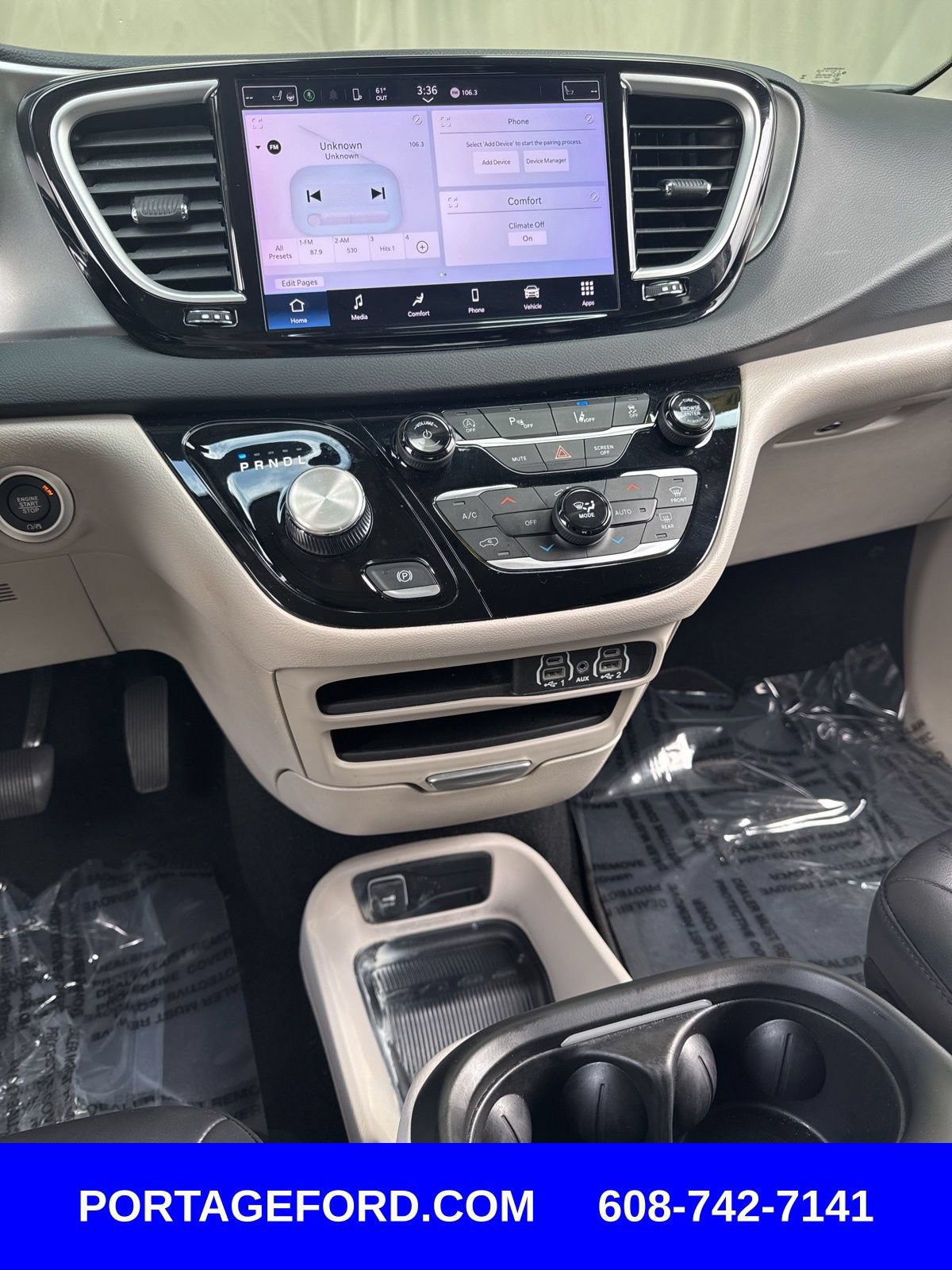 Used 2023 Chrysler Pacifica Touring-L FWD image 16