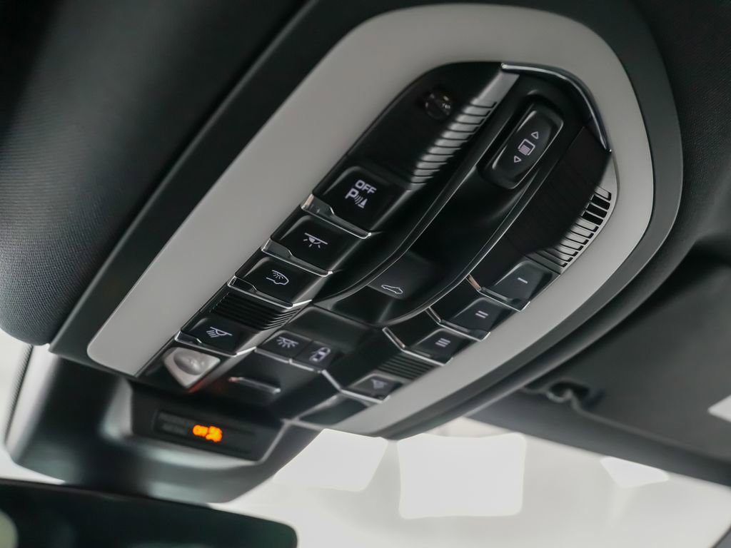 Certified 2021 Porsche Macan S AWD/4WD image 28