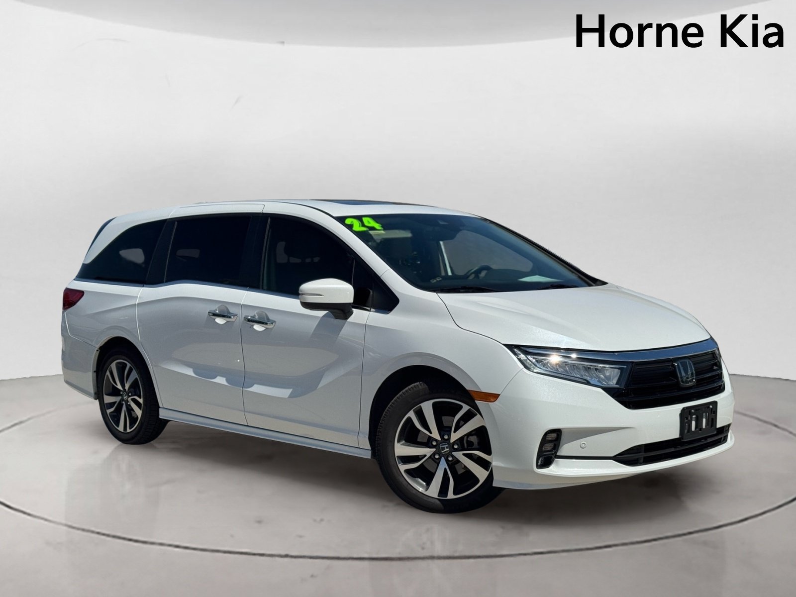 Used 2024 Honda Odyssey Touring image 2