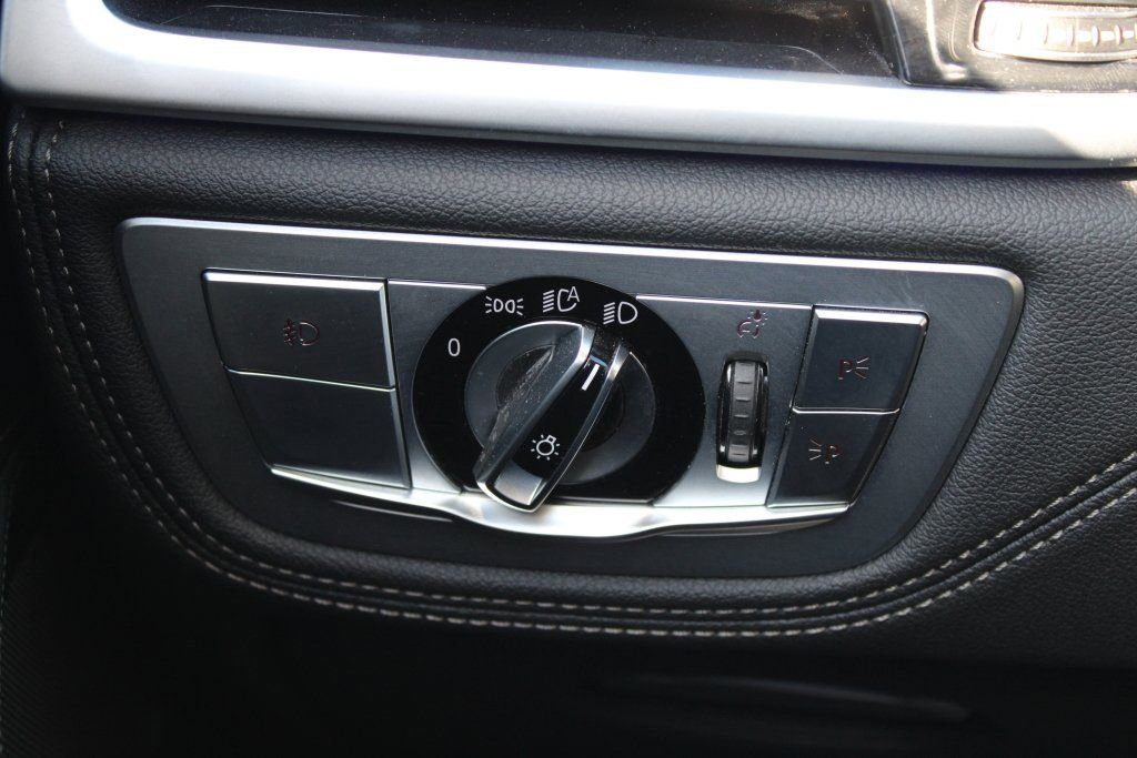 Used 2018 BMW 750i image 12