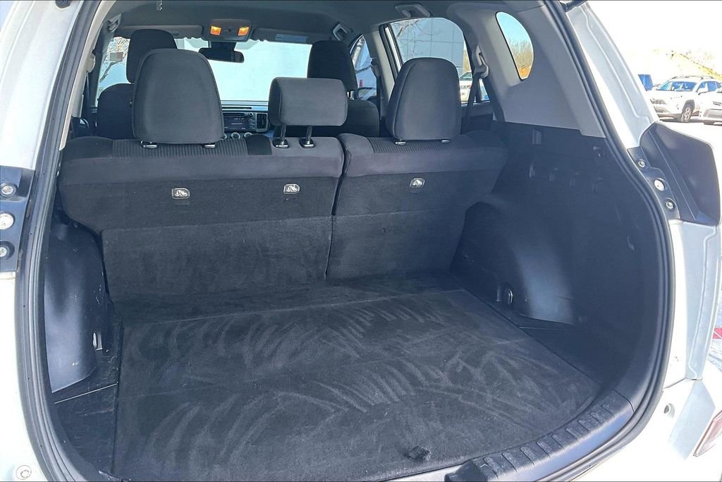 Used 2017 Toyota RAV4 LE image 23
