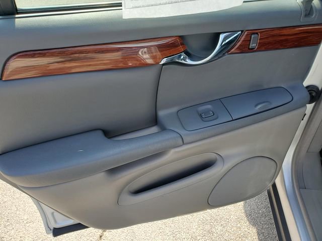 Used 2000 Cadillac De Ville FWD image 16