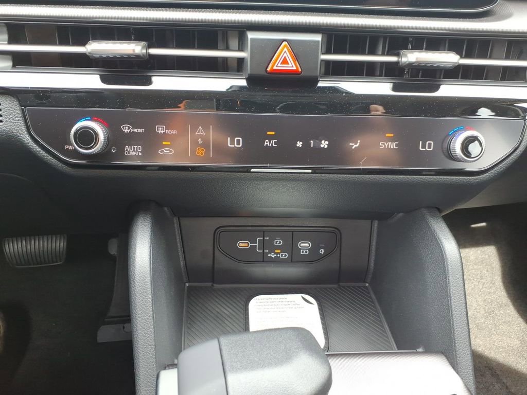 New 2026 Kia Sportage EX AWD/4WD image 17