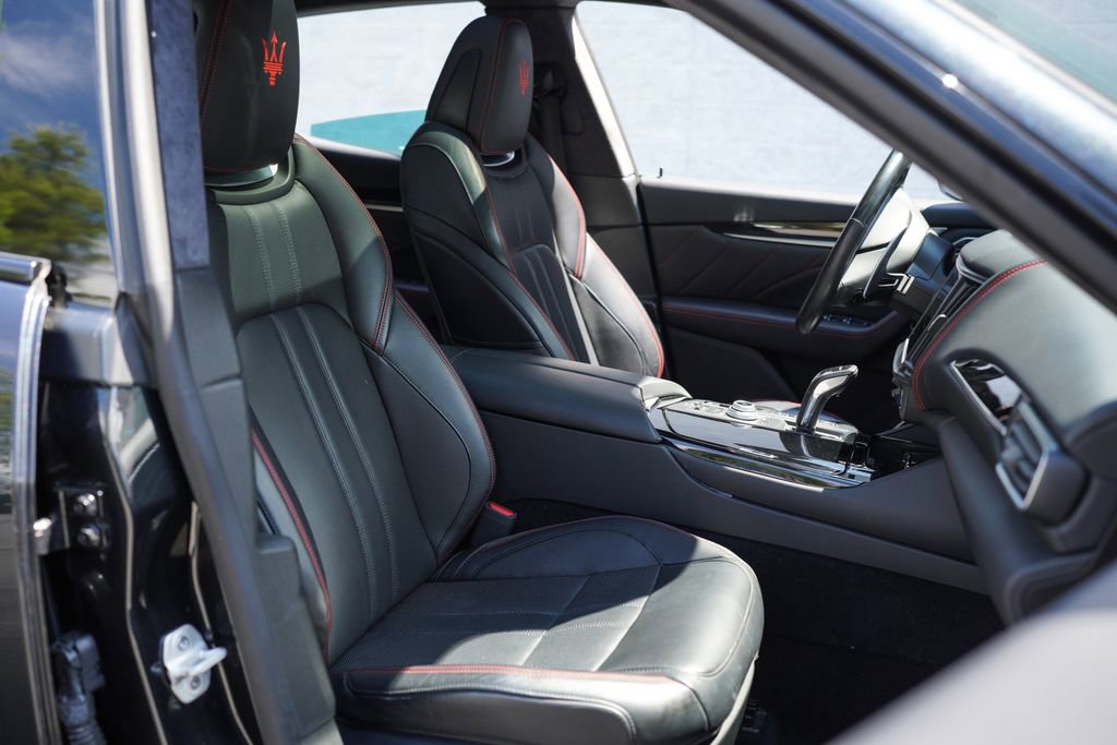 Used 2022 Maserati Levante GT AWD/4WD image 25