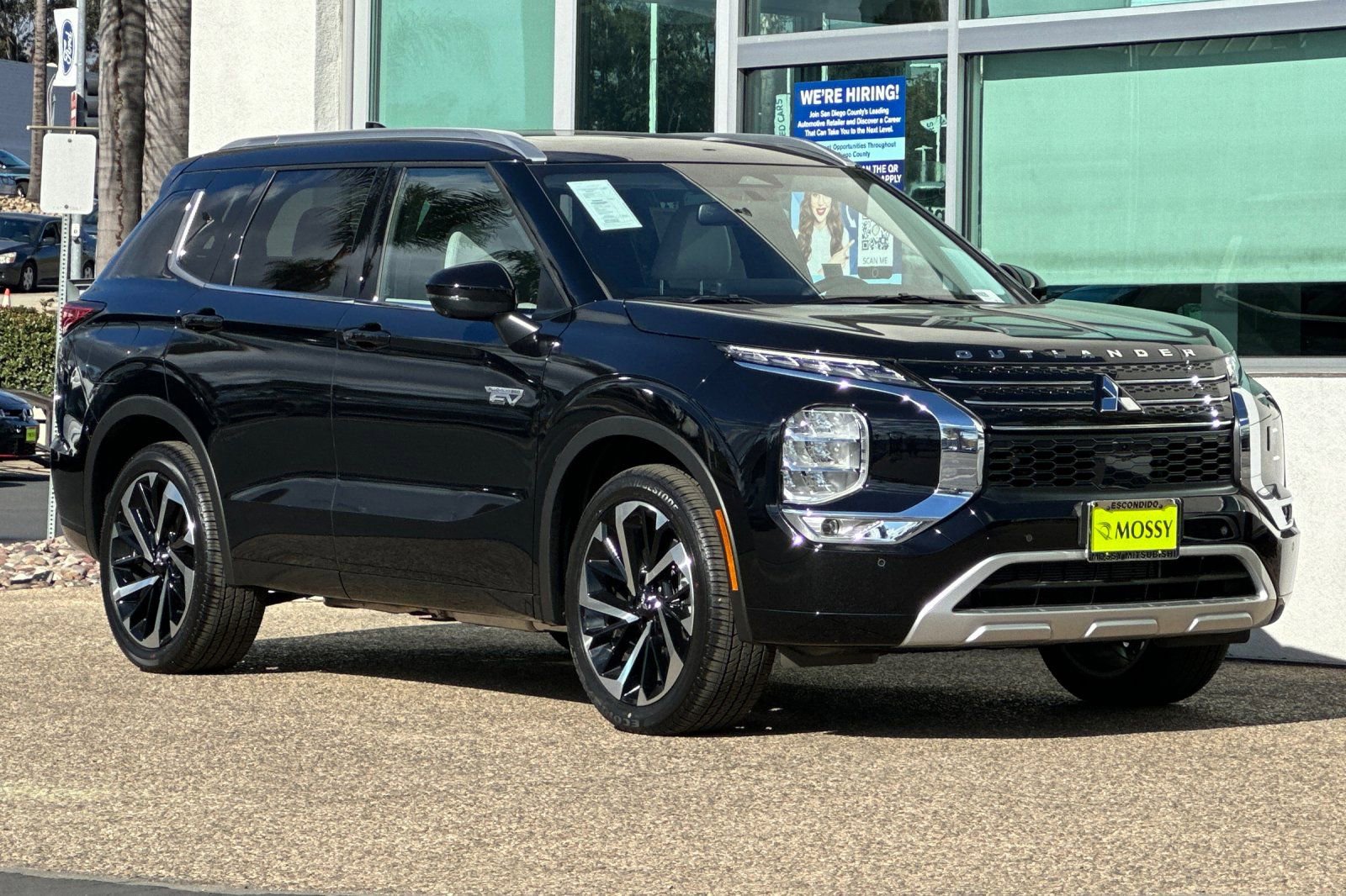 New 2025 Mitsubishi Outlander SEL image 2