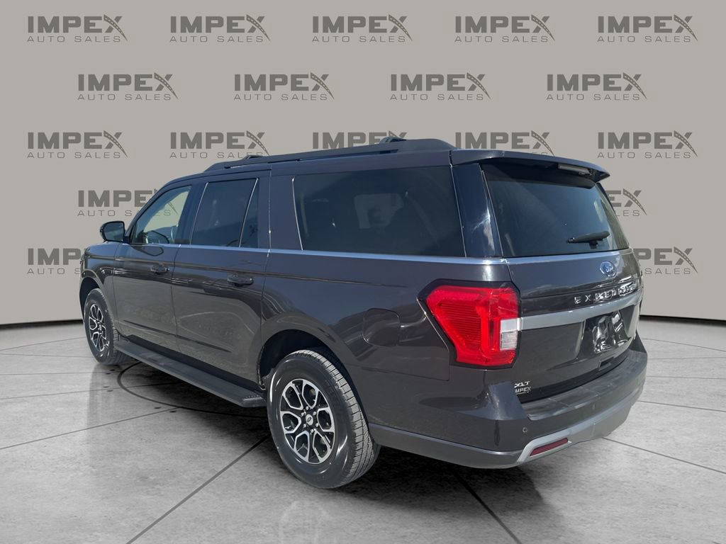 Used 2024 Ford Expedition Max XLT image 3
