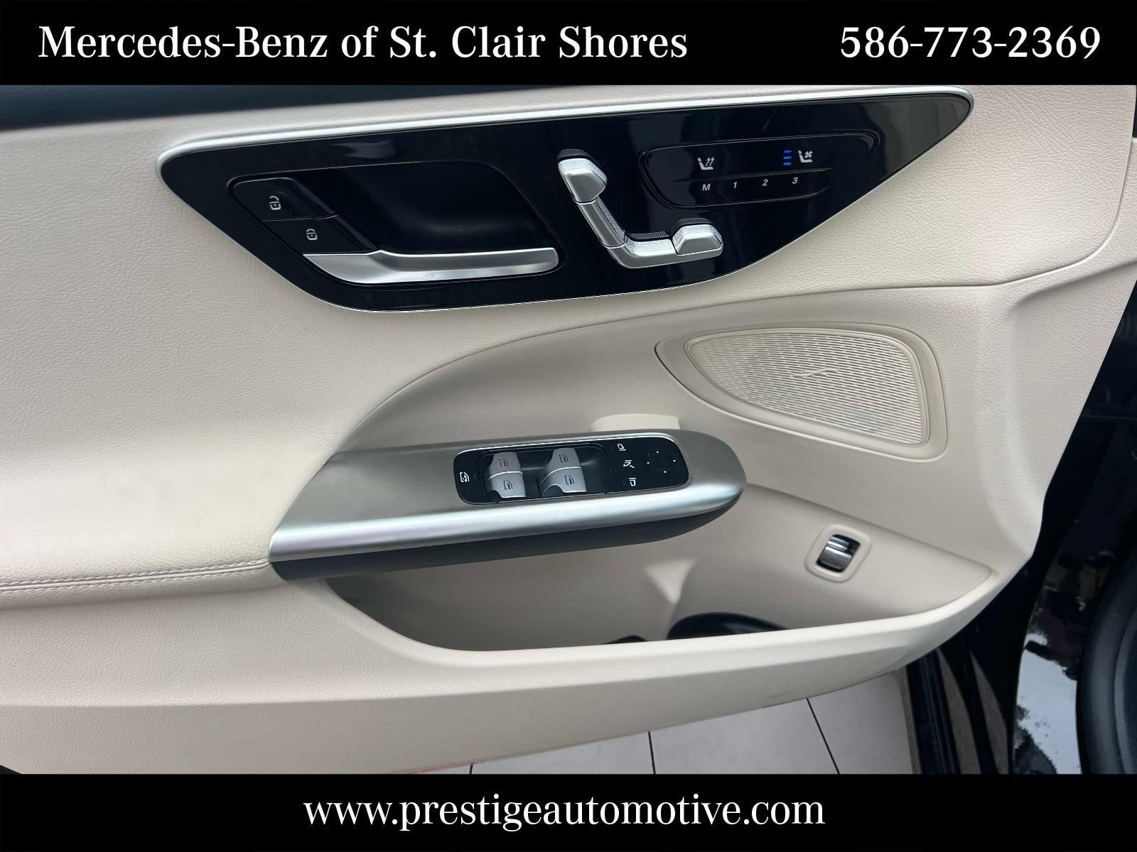 Used 2025 Mercedes-Benz C 300 4MATIC Sedan image 18
