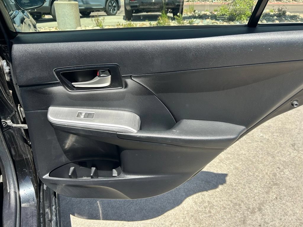 Used 2012 Toyota Camry SE w/ Leather Pkg FWD image 29