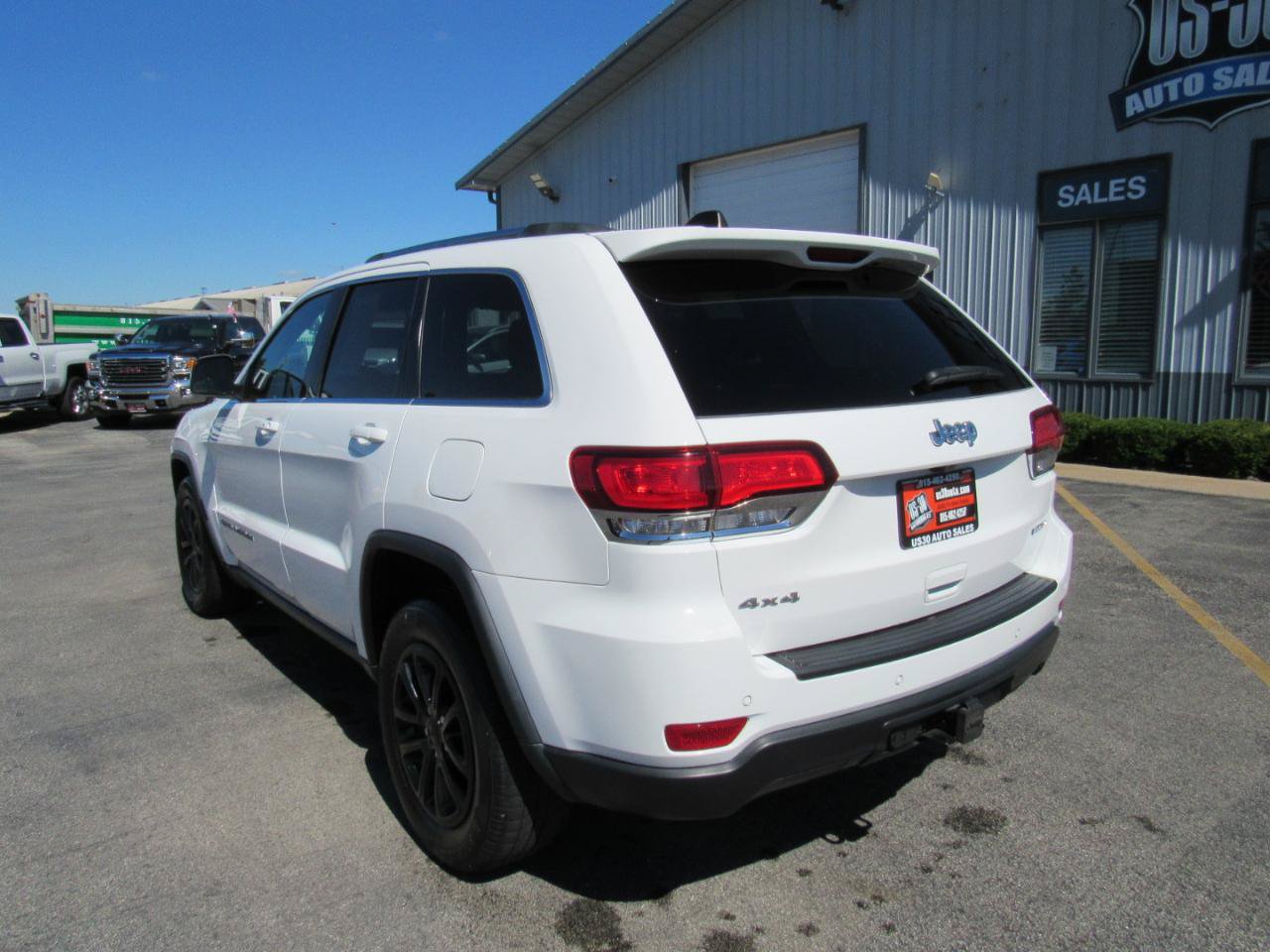 Used 2021 Jeep Grand Cherokee Laredo AWD/4WD image 4