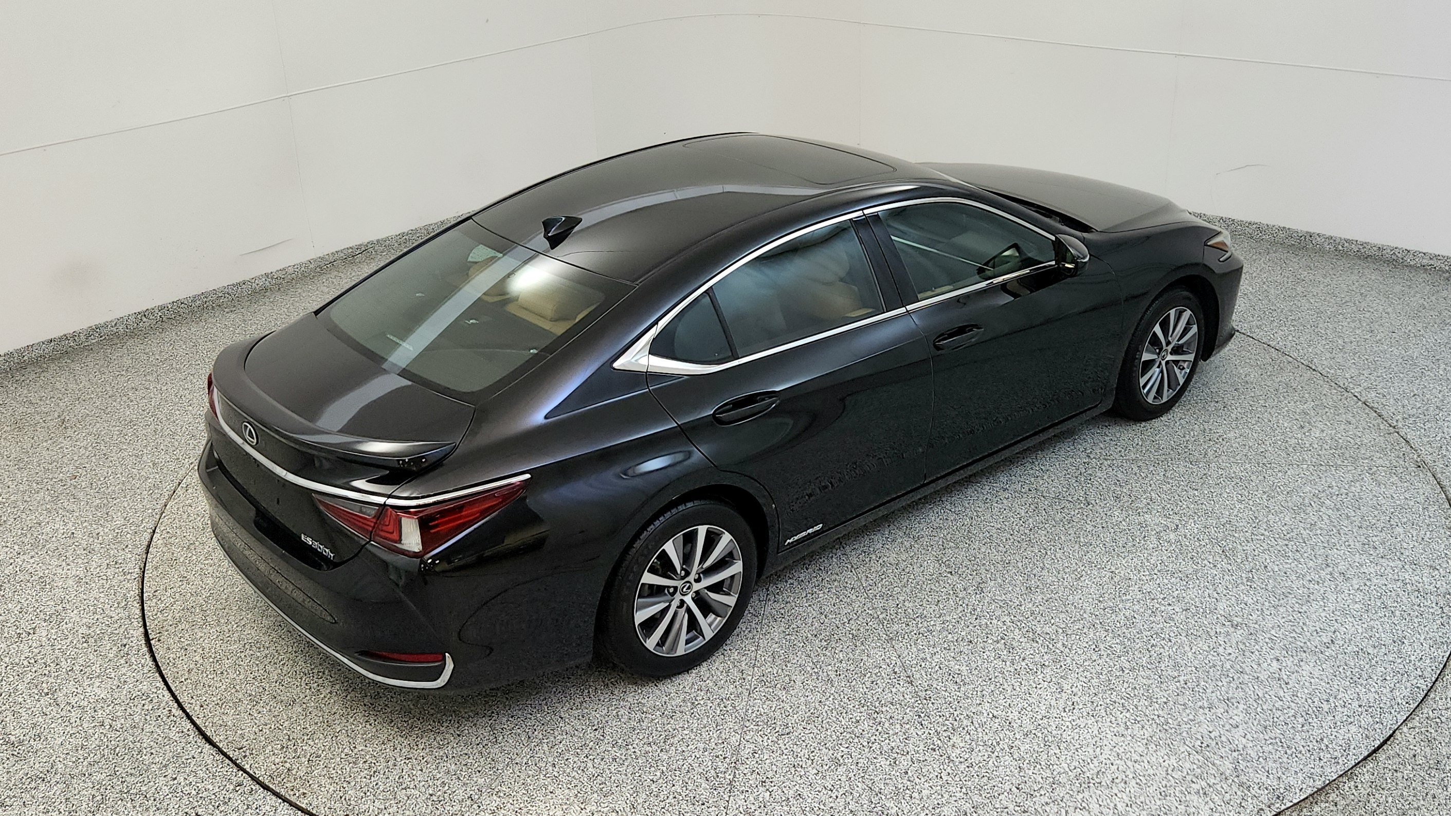 Used 2020 Lexus ES 300h w/ Premium Package FWD image 16
