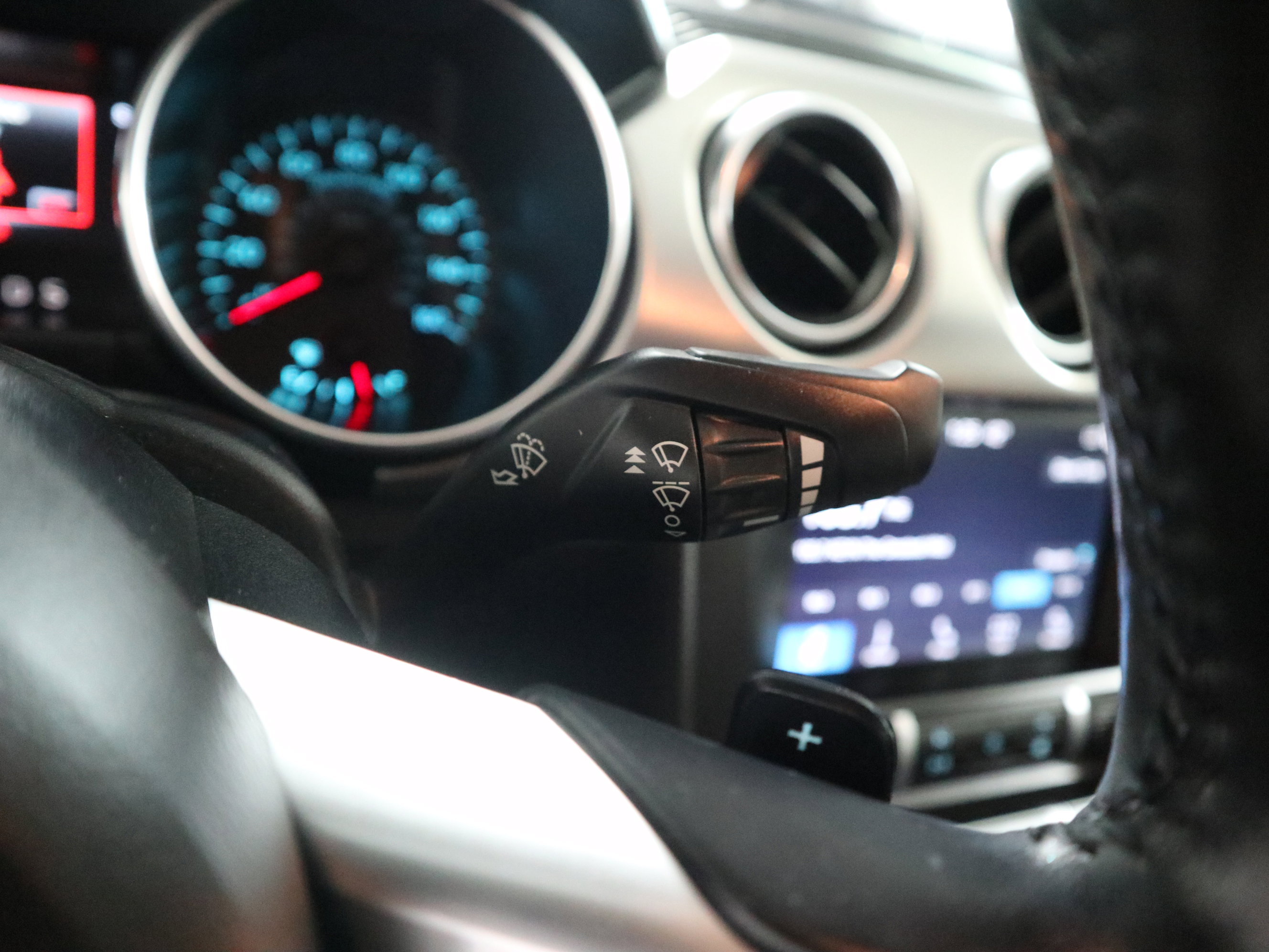 Used 2019 Ford Mustang Premium image 21