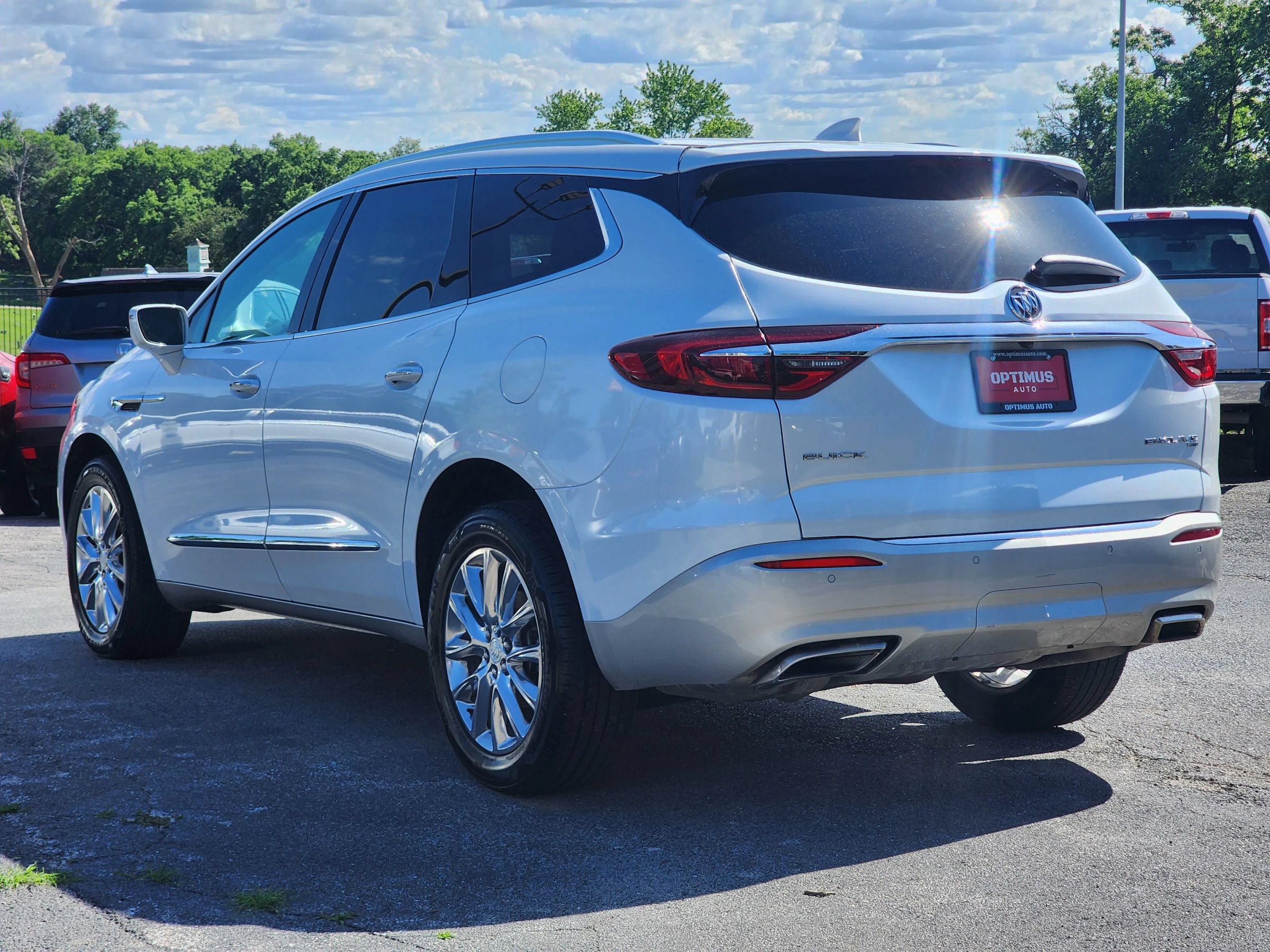 Used 2018 Buick Enclave Essence w/ Trailering Package AWD/4WD image 5