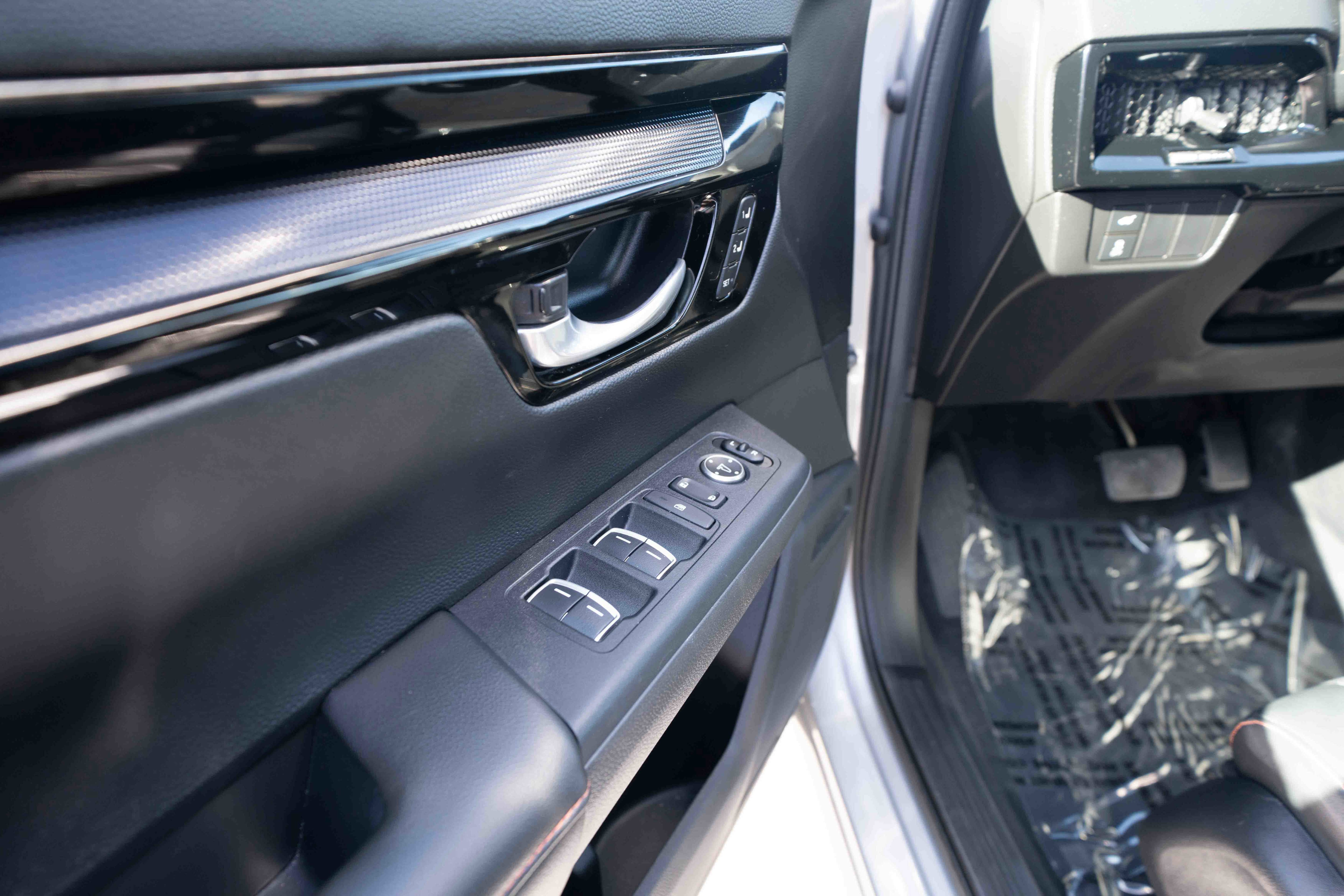 Used 2023 Honda CR-V Sport Touring image 7