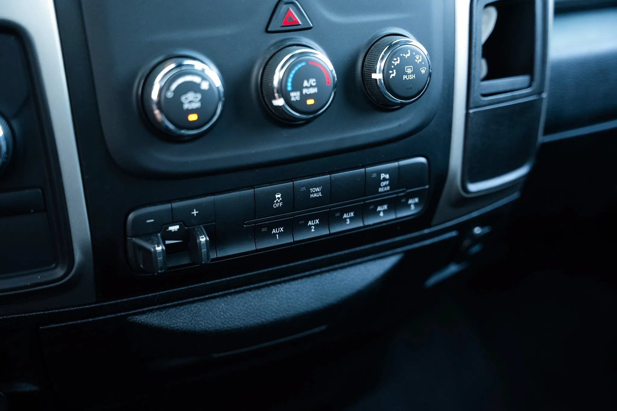 Used 2018 RAM 3500 SLT w/ Snow Chief Group AWD/4WD image 26