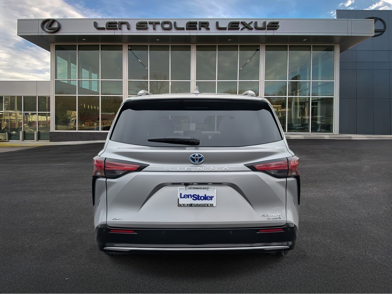 Used 2024 Toyota Sienna Platinum image 4