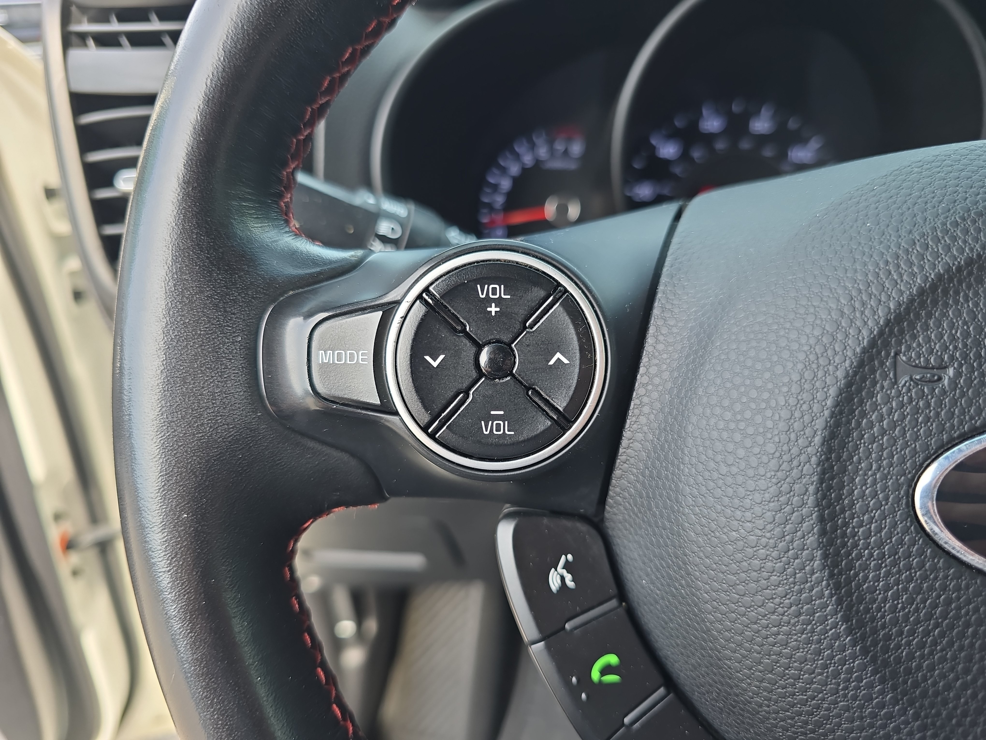 Used 2014 Kia Soul + FWD image 16