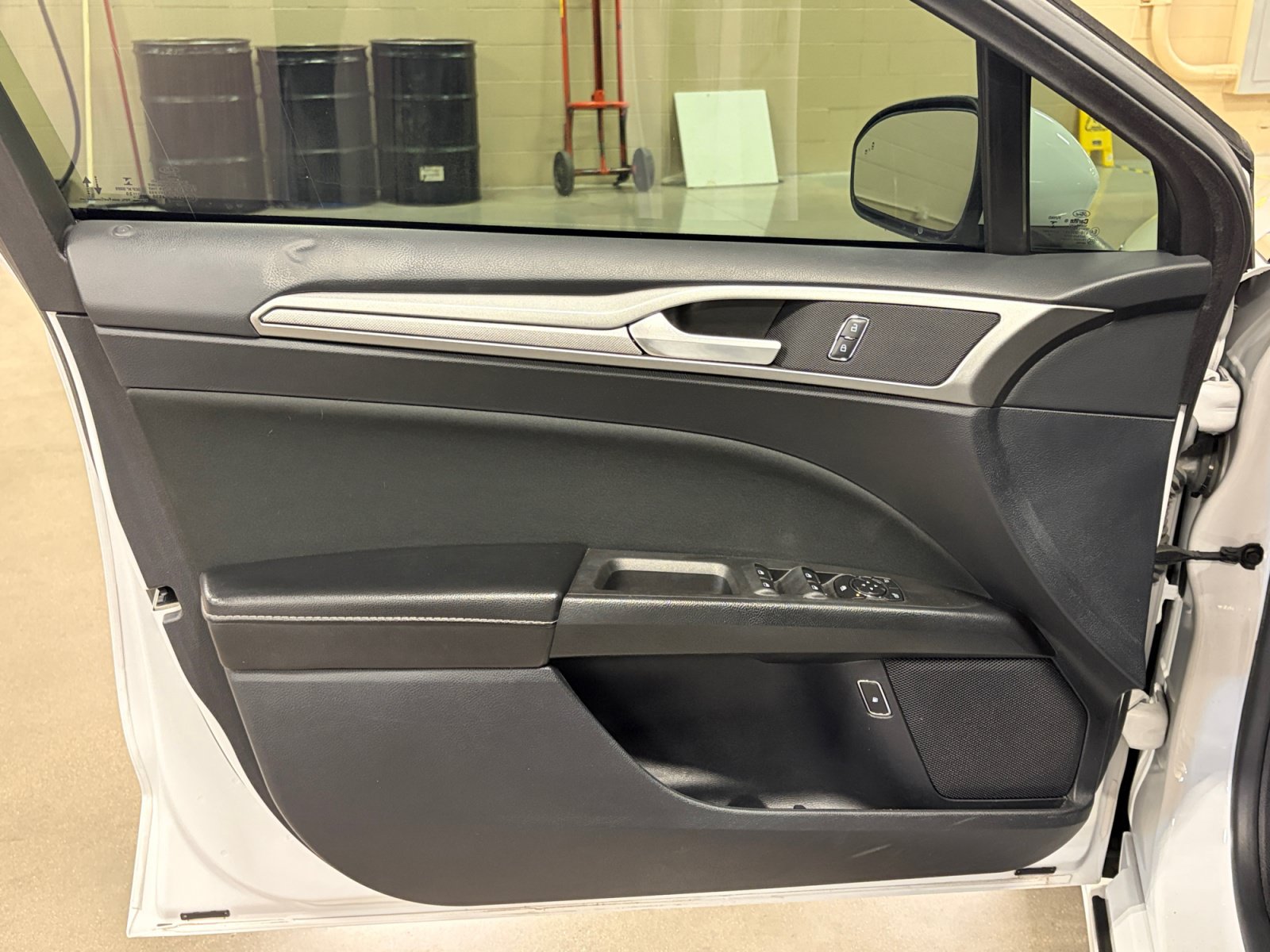 Used 2020 Ford Fusion SE FWD image 14