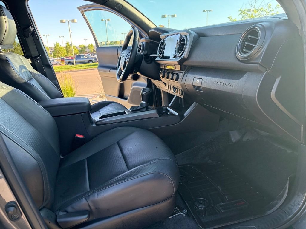 Used 2021 Toyota Tacoma 4x4 Double Cab w/ Tacoma SR5 Package image 19