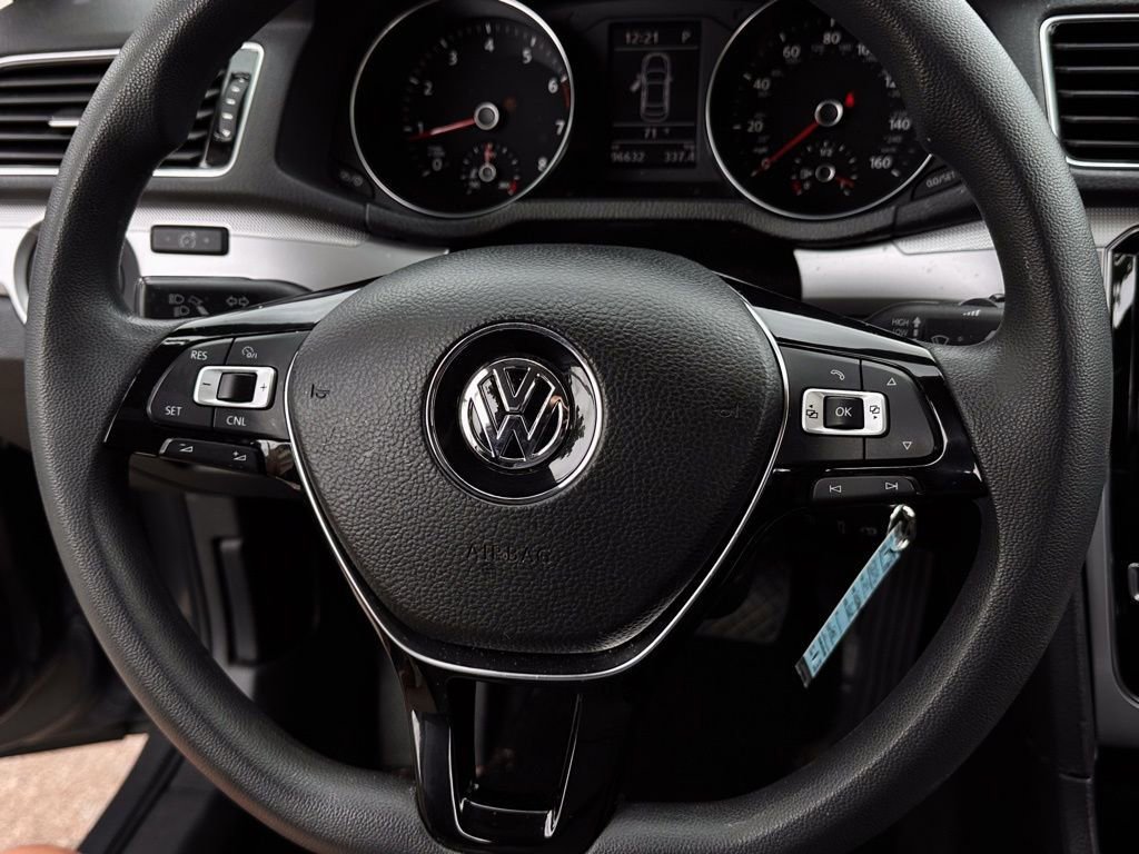 Used 2017 Volkswagen Passat 1.8T S FWD image 11