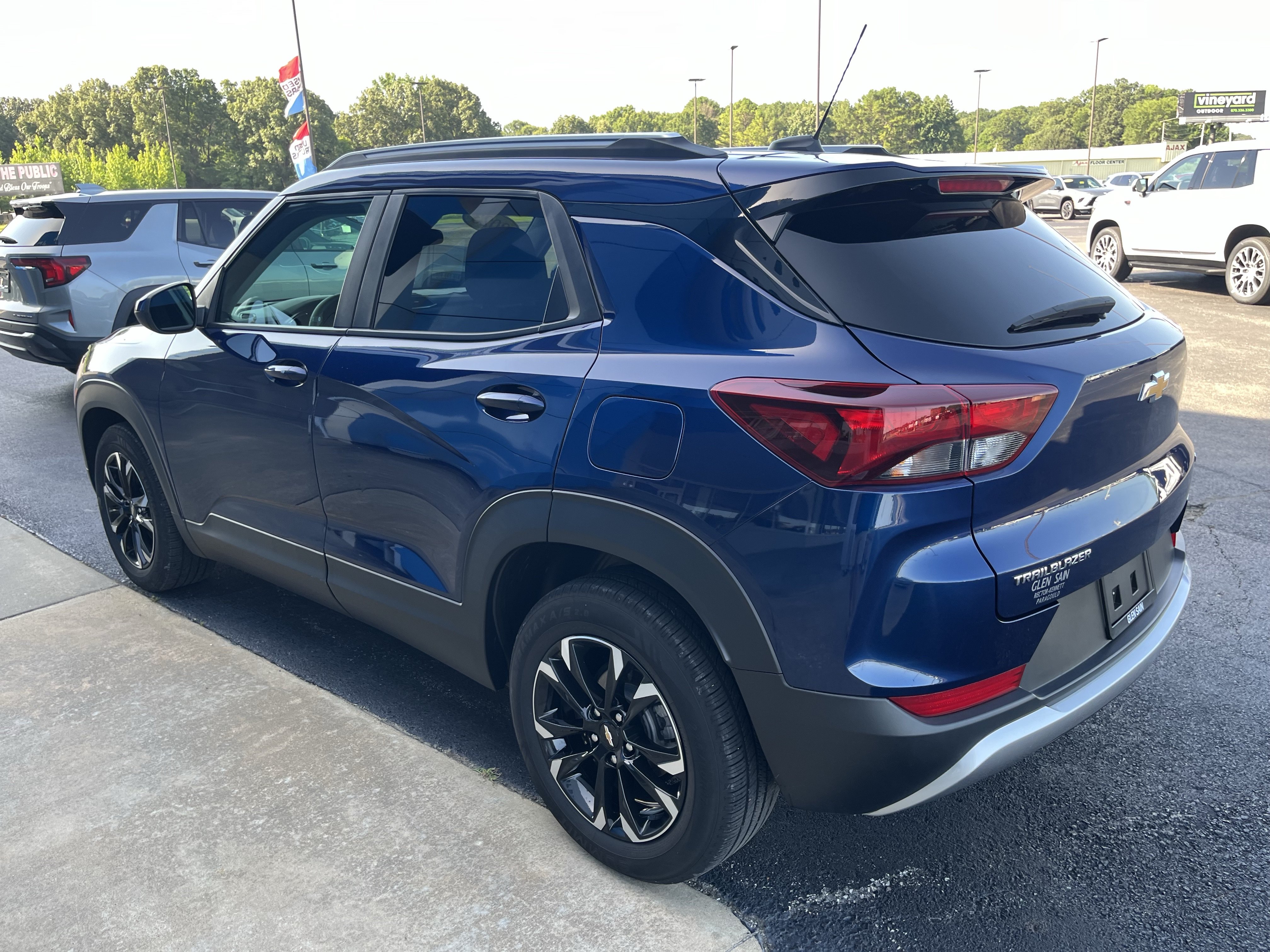 Used 2023 Chevrolet TrailBlazer LT FWD image 4